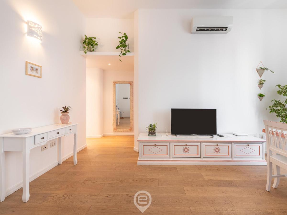 Apartmán La Finestra Sul Corso Cagliari Exteriér fotografie