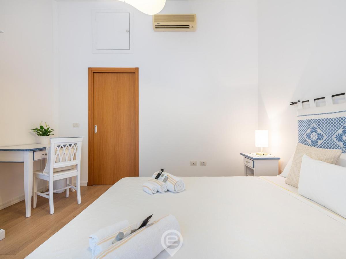 Apartmán La Finestra Sul Corso Cagliari Exteriér fotografie