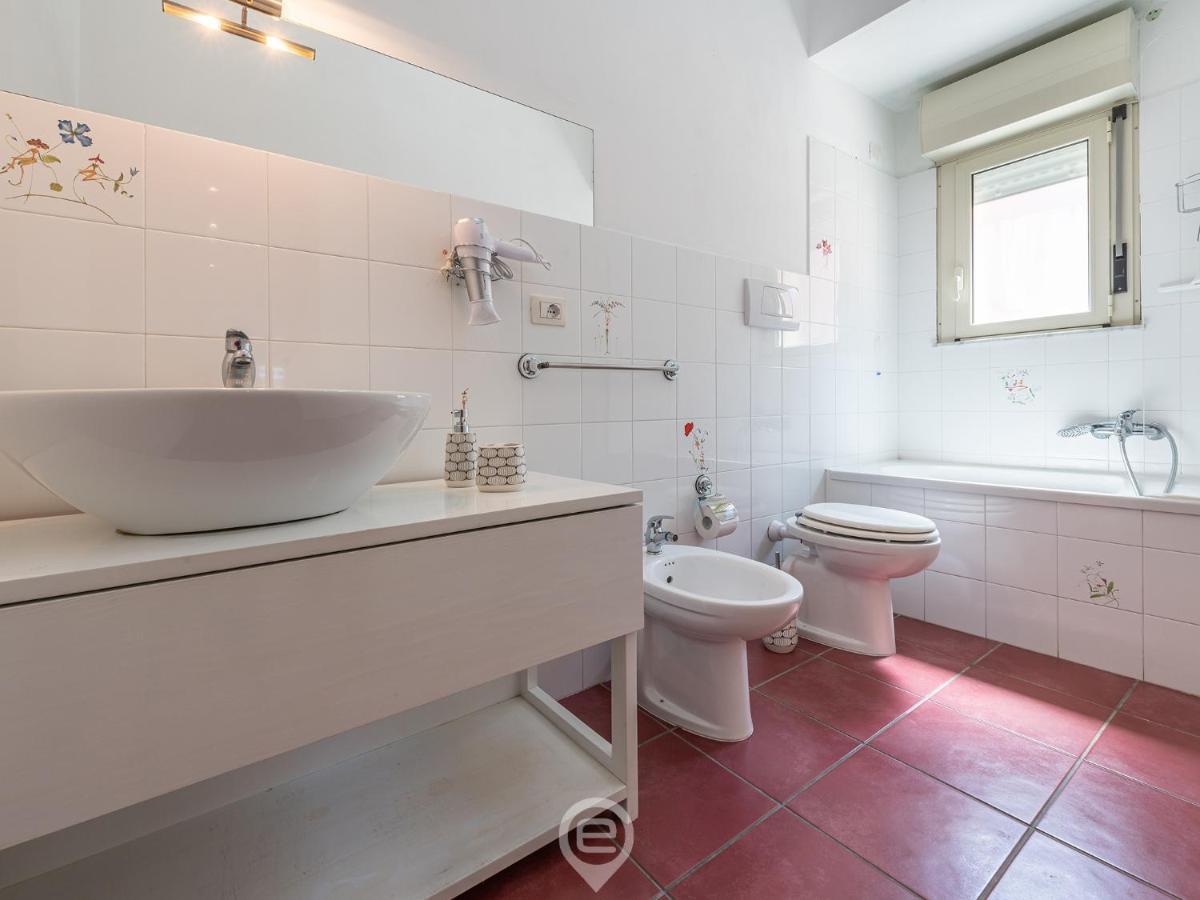 Apartmán La Finestra Sul Corso Cagliari Exteriér fotografie